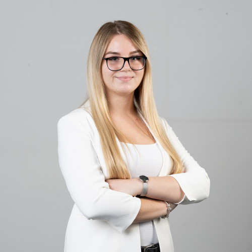 Herzlich willkommen Emina!